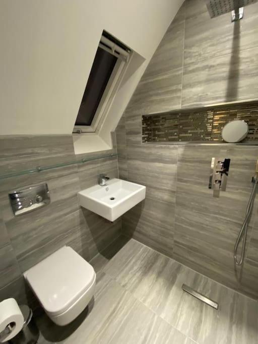 Holiday home Luxury 4 Bed House In Swindon