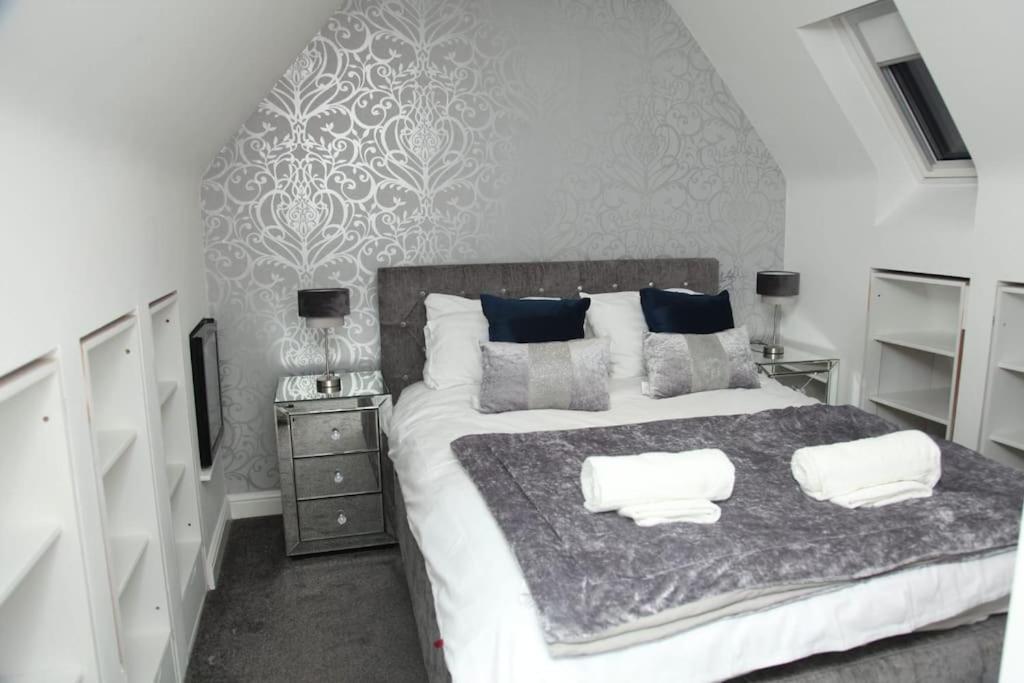 Holiday home Luxury 4 Bed House In Swindon